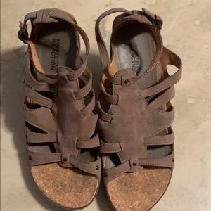 Kenneth Cole Reaction Brown Wedges Size 8 1/2